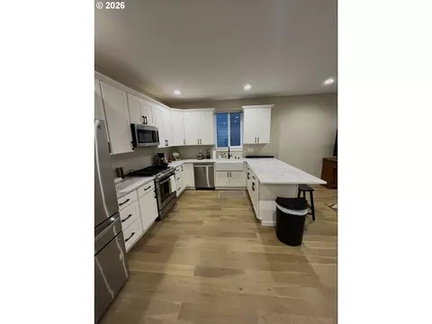 672 Parker Loop, Silverton, OR 97381 photo 3