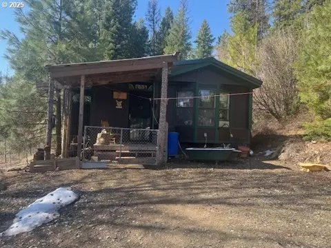 605 Sumpter Valley Hwy, Sumpter, OR 97877