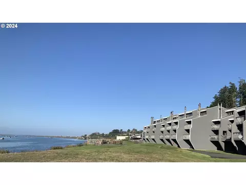 94304 Wedderburn Loop #429, Gold Beach, OR 97444