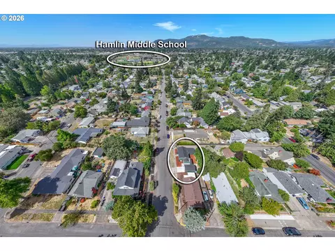 View/Area - 823 4th St, Springfield, OR 97477 photo 2 of 5