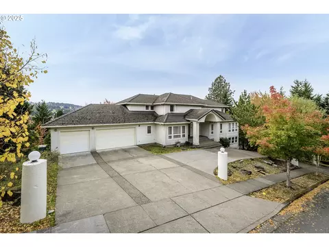 16333 SW Timberland Dr, Beaverton, OR 97007