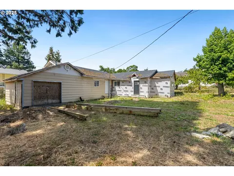 1532 SE Thompson St, Roseburg, OR 97470