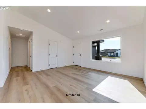 Living - 221 SW Chickadee Dr, Boardman, OR 97818 photo 4 of 4