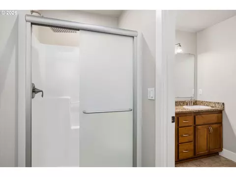Bath - 360 Mia Ln, Eugene, OR 97401 photo 5 of 5