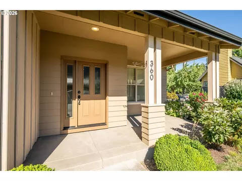Exterior - 360 Mia Ln, Eugene, OR 97401 photo 4 of 10