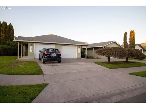 1284 Bramblewood Ln, Eugene, OR 97404