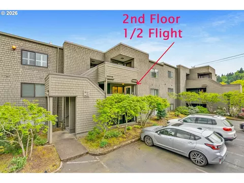 5624 S Riverside Ln #8, Portland, OR 97239