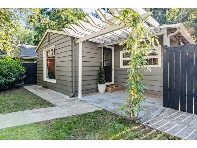 9101 SW 23rd Dr, Portland, OR 97219