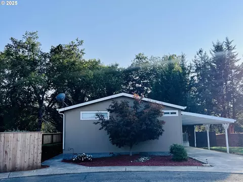 107 Wanda Ct, Myrtle Creek, OR 97457