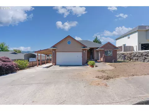 2309 NW Parkdale Ave, Roseburg, OR 97471