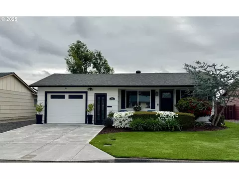 440 S Cascade Dr, Woodburn, OR 97071