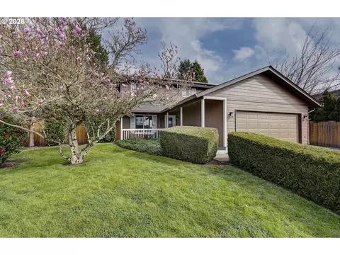 1421 E 4th Cir, La Center, WA 98629