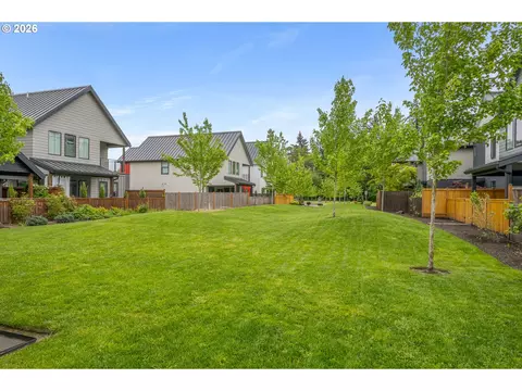 1921 Elkhorn Dr, Eugene, OR 97408 photo 9