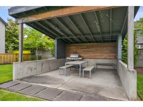 1921 Elkhorn Dr, Eugene, OR 97408 photo 13