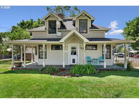 1608 Jasper St, Cove, OR 97824