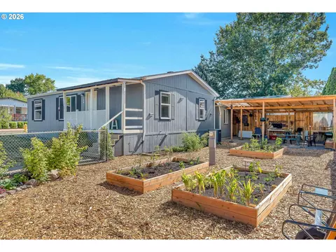 8300 NE Quatama St #28, Hillsboro, OR 97124