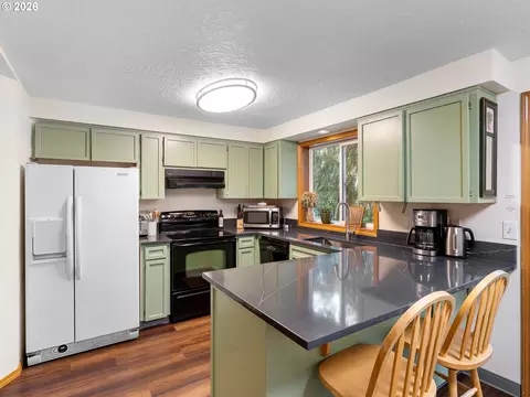 Kitchen - 68295 E Twinberry Loop, Welches, OR 97067 photo 1 of 3