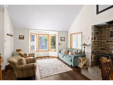 Living - 68295 E Twinberry Loop, Welches, OR 97067 photo 3 of 3