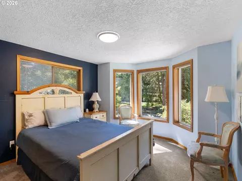 Bedroom - 68295 E Twinberry Loop, Welches, OR 97067 photo 4 of 7