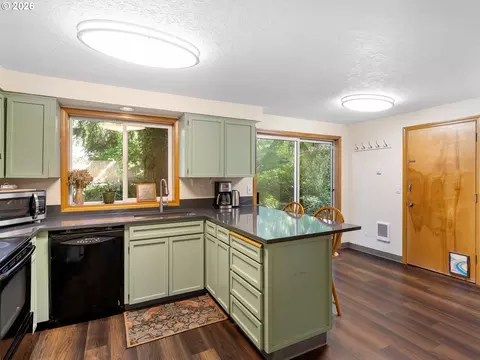 Kitchen - 68295 E Twinberry Loop, Welches, OR 97067 photo 2 of 3