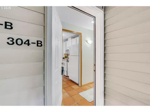 6160 SW Alice Ln #304B, Beaverton, OR 97008