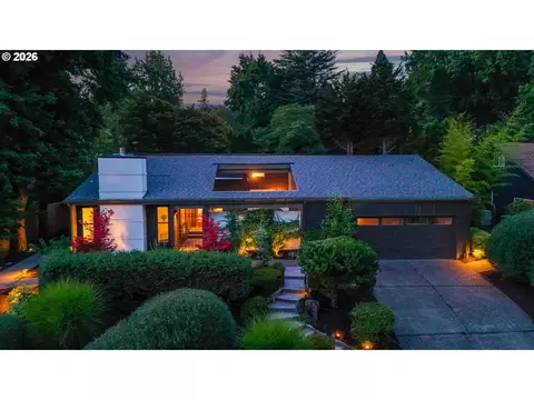 3753 SW Lyle Ct, Portland, OR 97221