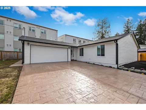 1101 S River St, Newberg, OR 97132