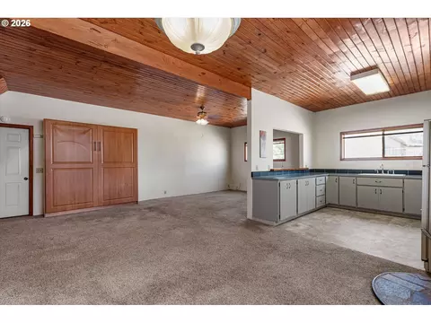 Living - 1790 Cedar St, Elgin, OR 97827 photo 5 of 5