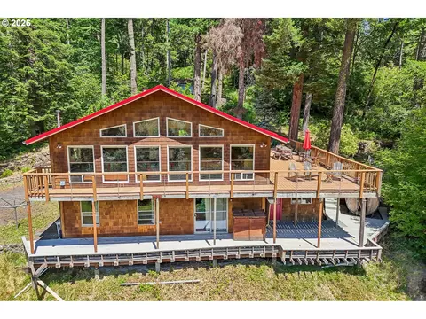 331 Lakeview Rd, White Salmon, WA 98672