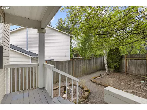 Exterior - 5307 SE 13th Ct, Gresham, OR 97080 photo 4 of 5