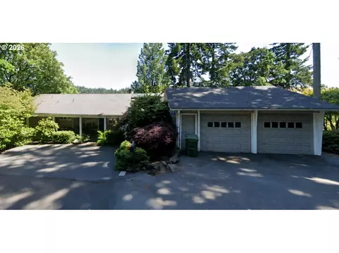 2738 Summit Dr, Lake Oswego, OR 97034