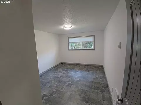 Bedroom - 9363 Highway 126, Mapleton, OR 97453 photo 2 of 6