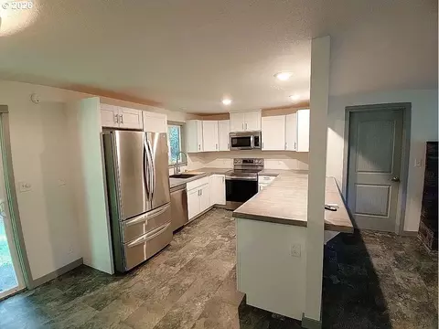 Kitchen - 9363 Highway 126, Mapleton, OR 97453 photo 2 of 3