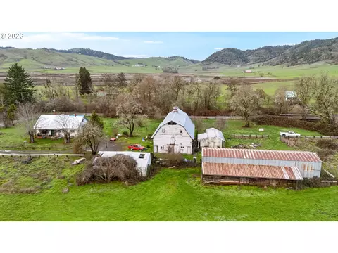383 Brumbach Rd, Roseburg, OR 97470