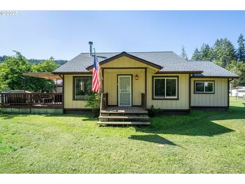 9999699972 Lone Pine Ln, Myrtle Point, OR 97458