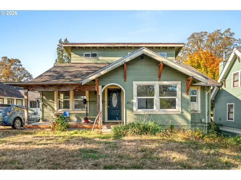 215 N 2nd St, Saint Helens, OR 97051
