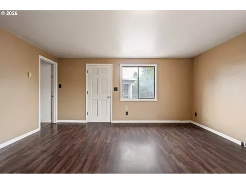 Living - 757 Berntzen Rd, Eugene, OR 97402 photo 6 of 6