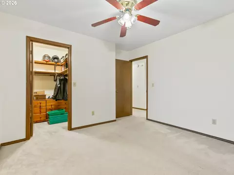 Bedroom - 1333 SW 19th Dr, Gresham, OR 97080 photo 6 of 8
