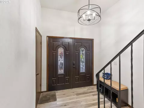 Entry Way - 1333 SW 19th Dr, Gresham, OR 97080 photo 1 of 2