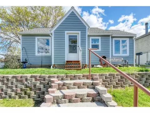 912 SW Goodwin Pl, Pendleton, OR 97801