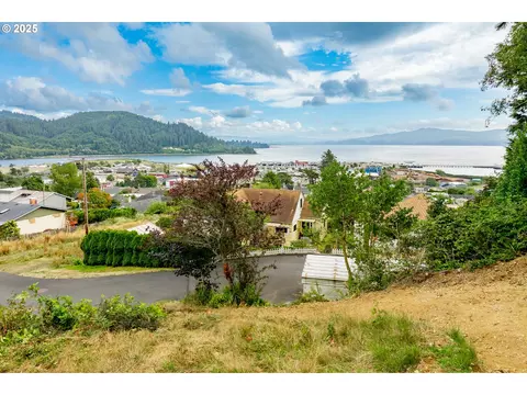 4200 4300 Evergreen Ave, Garibaldi, OR 97118