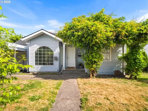 108 Maple Blvd, Wood Village, OR 97060