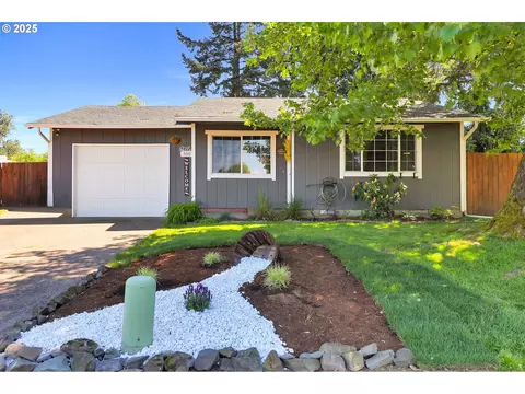 360 SW Juniper St, Junction City, OR 97448