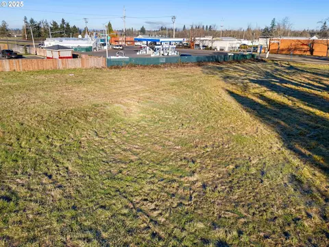 W Main St, Molalla, OR 97038 photo 7