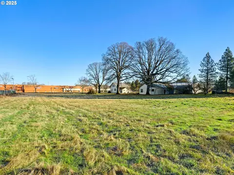 W Main St, Molalla, OR 97038 photo 5