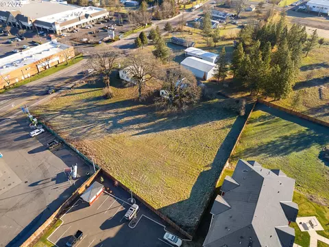 W Main St, Molalla, OR 97038