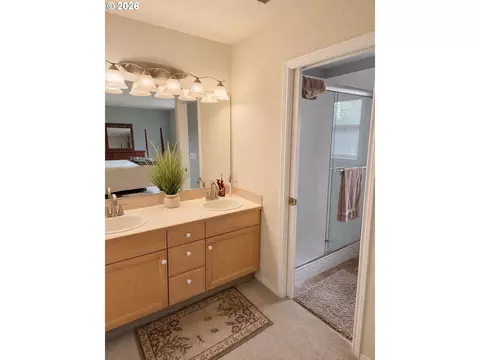 Bath - 5424 NW Jackson Loop, Camas, WA 98607 photo 1 of 5