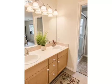 Bath - 5424 NW Jackson Loop, Camas, WA 98607 photo 3 of 5