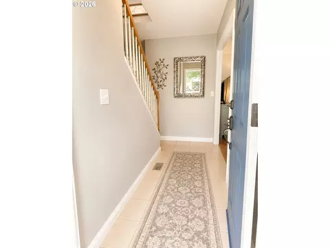 Entry Way - 5424 NW Jackson Loop, Camas, WA 98607 photo 1 of 1