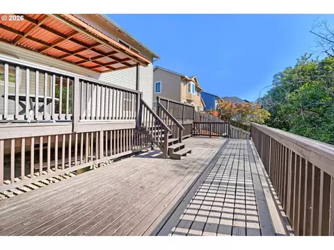 Exterior - 15052 SE Pinegrove Loop, Clackamas, OR 97015 photo 5 of 7